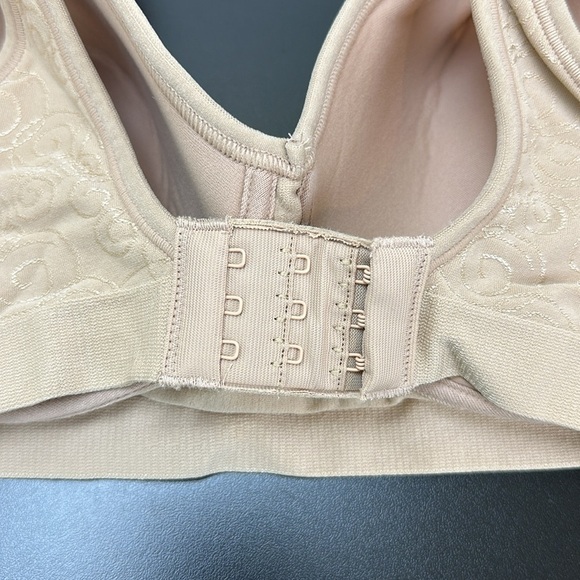 Bali Comfort Seamless Cool Comfort Bra 42B Soft Lightly Padded Smoothing - Picture 3 of 10